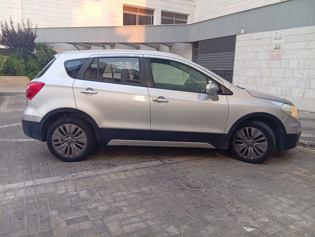 סוזוקי SX4 יד 2 רכב, 2015, פרטי