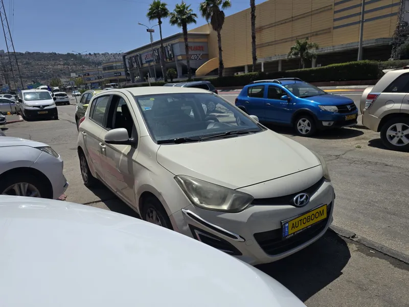 יונדאי i20 יד 2 רכב, 2014, פרטי