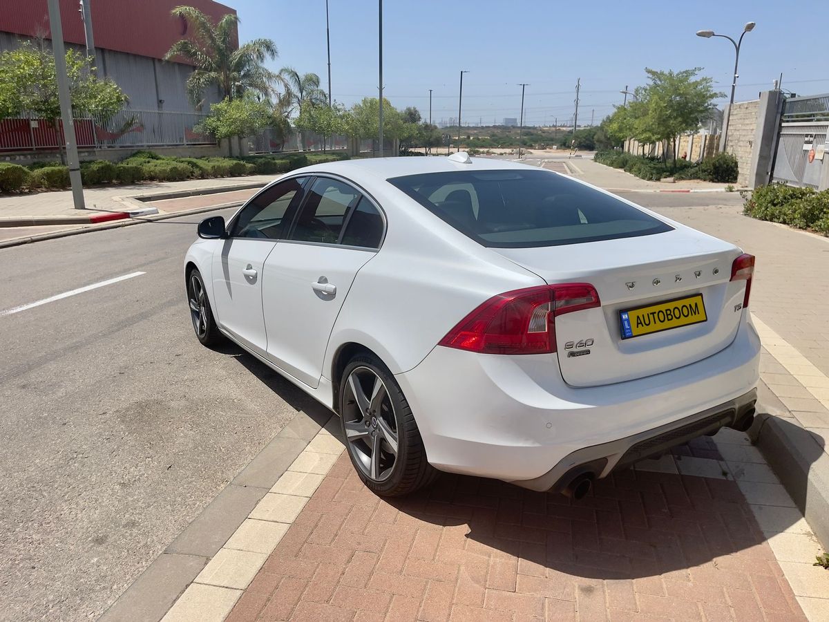 וולוו S60 יד 2 רכב, 2015, פרטי