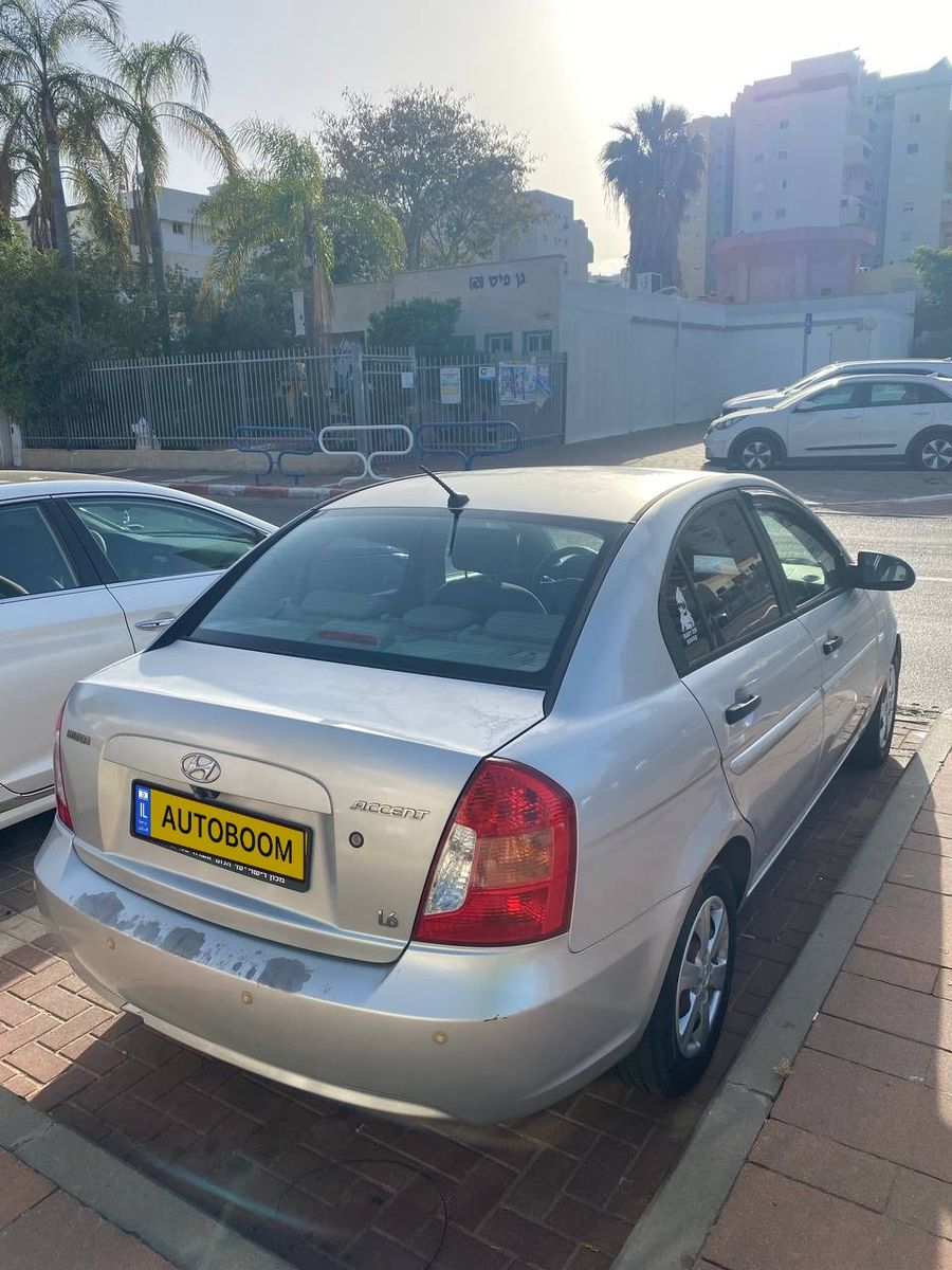 Hyundai Accent 2ème main, 2010, main privée