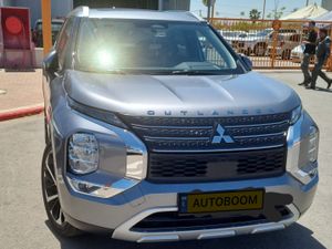 Mitsubishi Outlander, 2022, photo