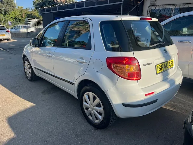 Suzuki SX4 с пробегом, 2010