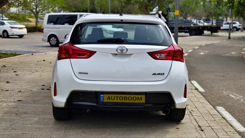 Toyota Auris 2ème main, 2013