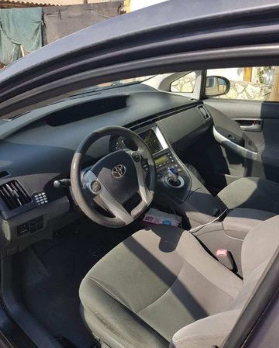 Toyota Prius с пробегом, 2011, частная рука