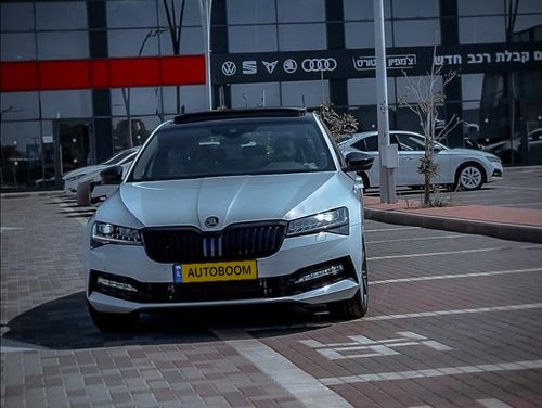 Skoda Superb с пробегом, 2023, частная рука