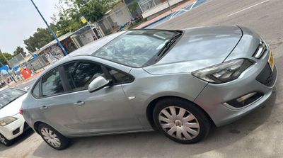 Opel Astra 2nd hand, 2013, private hand