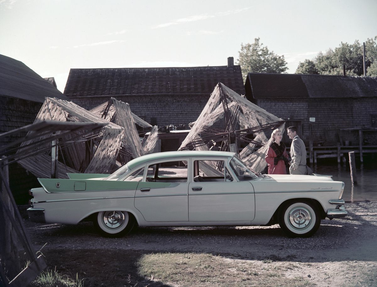 דודג' קסטום רויאל 1957. מרכב, צורה. סדאן, 2 דור