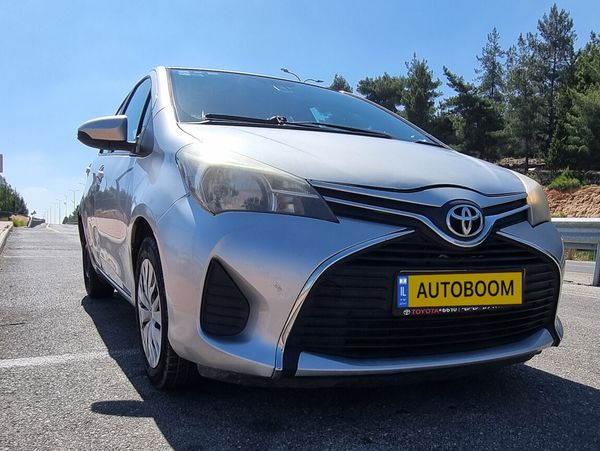 Toyota Yaris с пробегом, 2015, частная рука