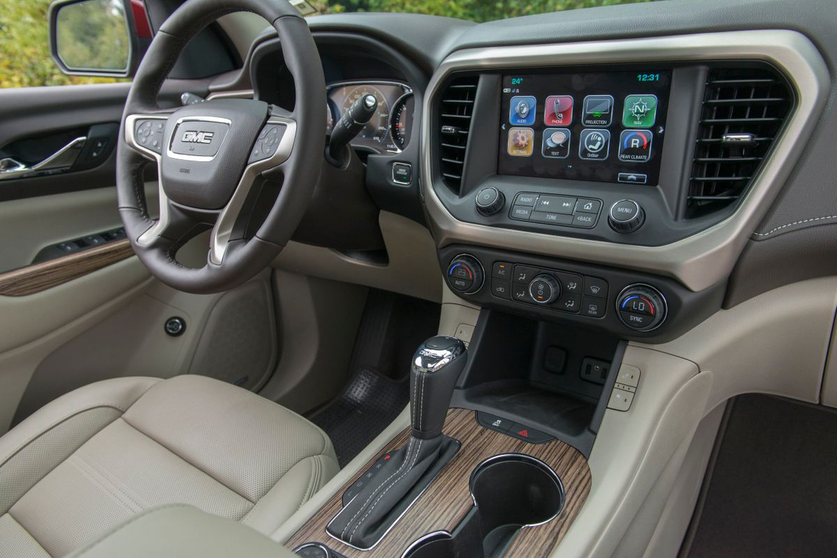GMC Acadia 2016. Center console. SUV 5-doors, 2 generation