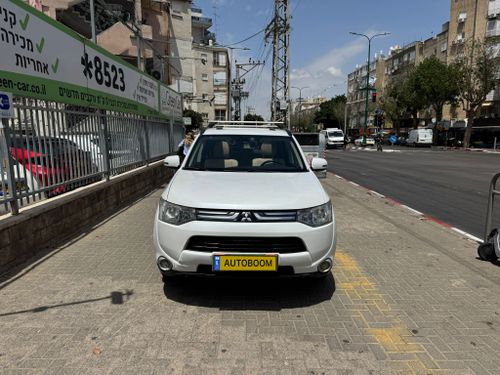 מיצובישי אאוטלנדר יד 2 רכב, 2013, פרטי