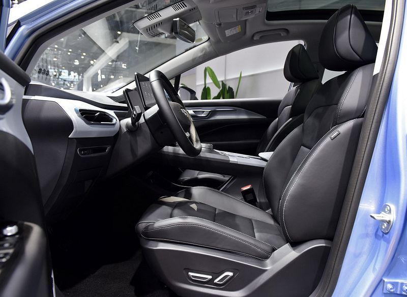 Geometry C 2020. Front seats. Hatchback 5-door, 1 generation