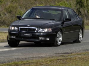 Holden Caprice 1998. Carrosserie, extérieur. Berline, 2 génération