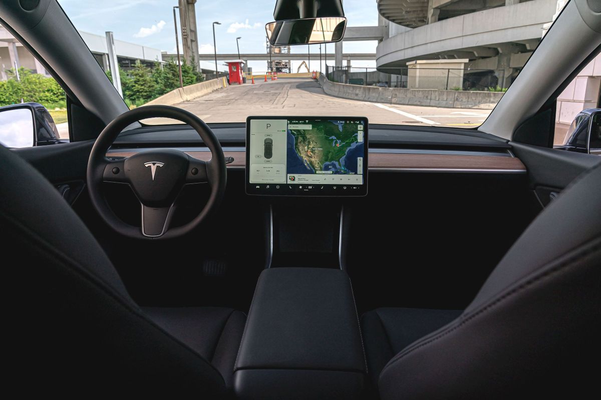 Tesla Model Y 2019. Siéges avants. VUS 5-portes, 1 génération