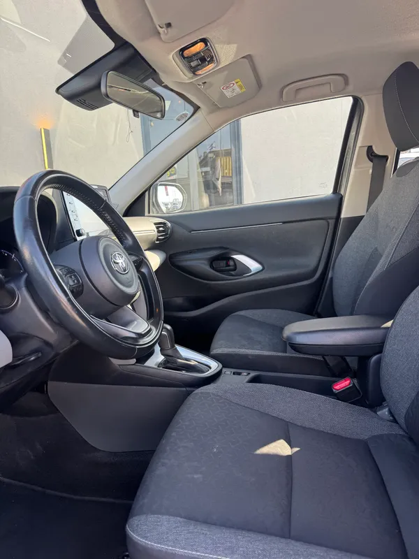 Toyota Yaris Cross с пробегом, 2022, частная рука