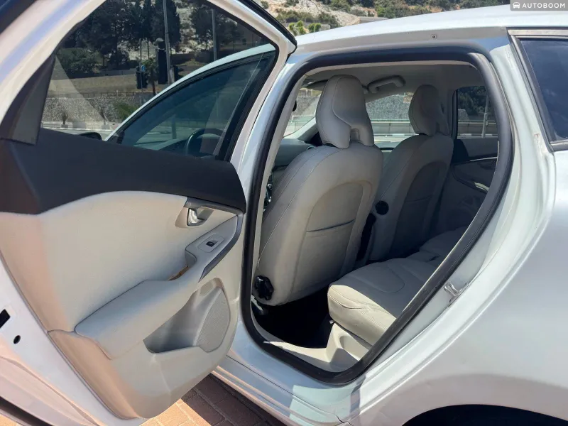 Volvo V40 2nd hand, 2016, private