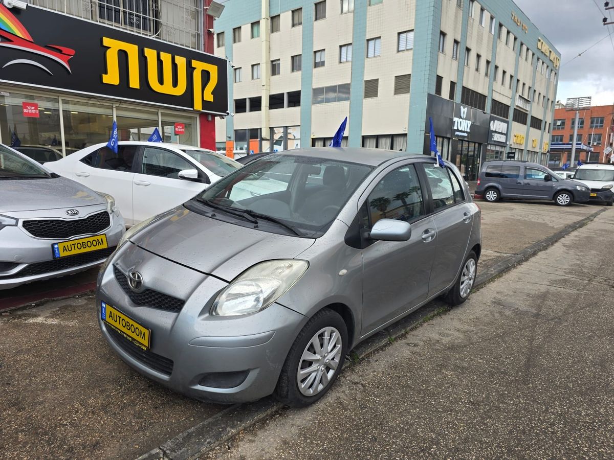 Toyota Yaris с пробегом, 2010, частная рука