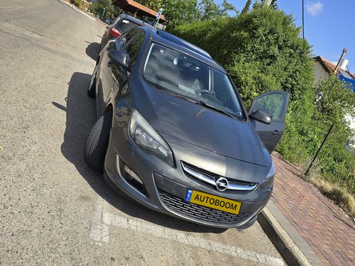 Opel Astra, 2013, фото
