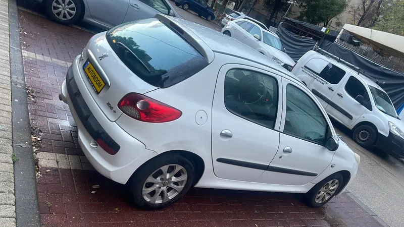 Peugeot 206 2nd hand, 2011, private hand