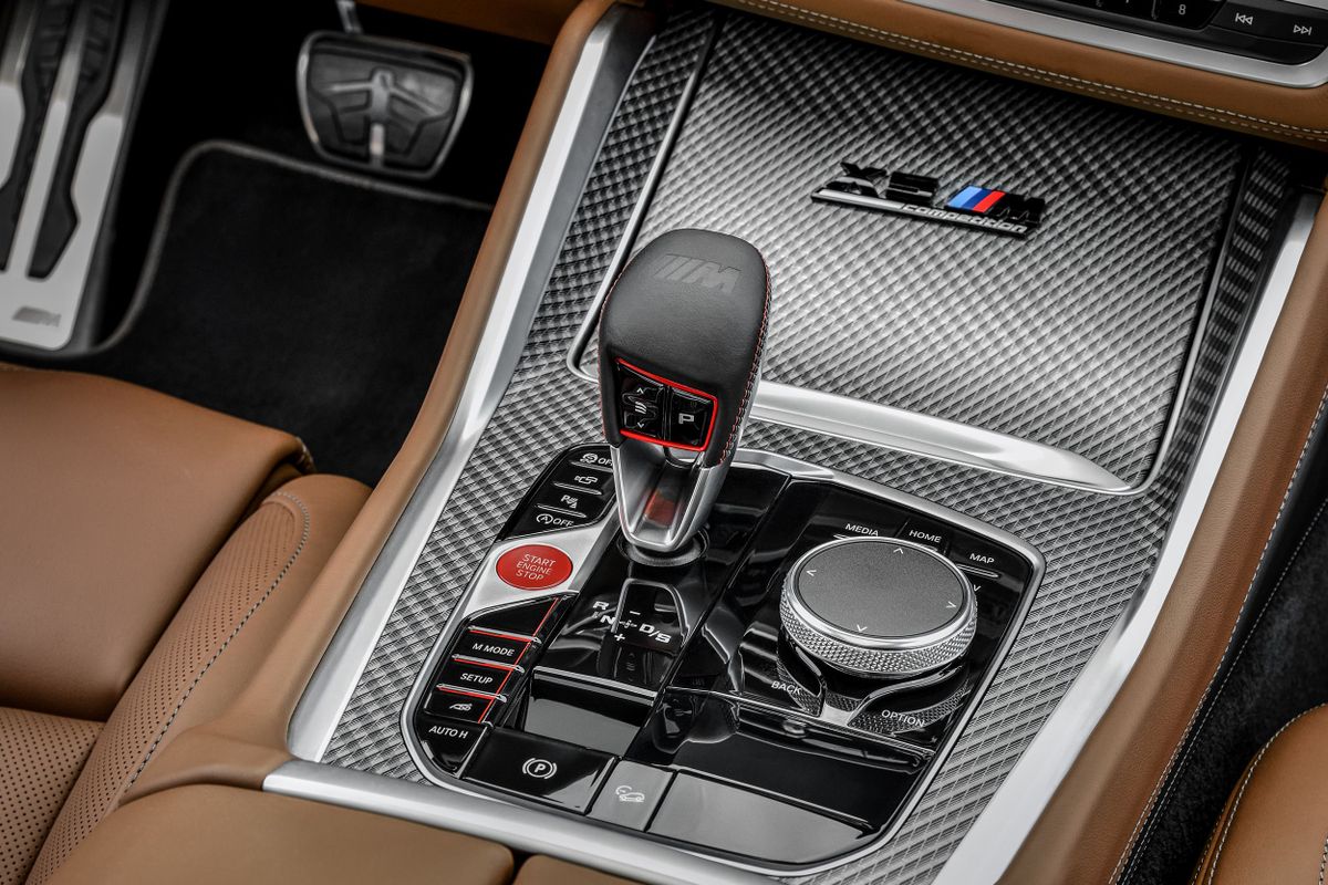 BMW X5 M 2019. Console centrale. VUS 5-portes, 3 génération