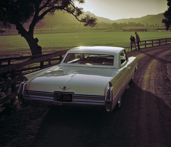 Cadillac Series 62 1961. Carrosserie, extérieur. Coupé sans montants, 7 génération