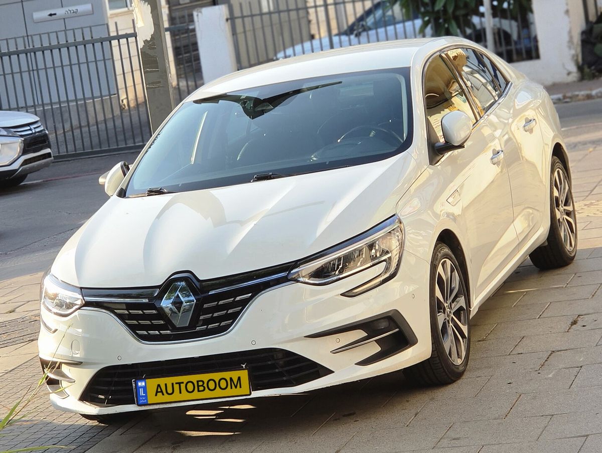 Renault Megane 2nd hand, 2022, private