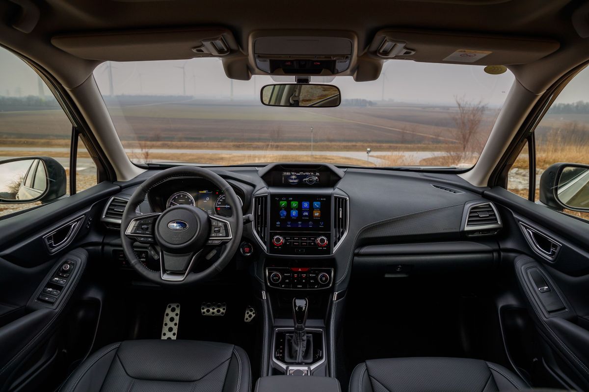 Subaru Forester 2018. Siéges avants. VUS 5-portes, 5 génération