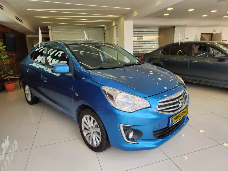 Mitsubishi Attrage 2ème main, 2015