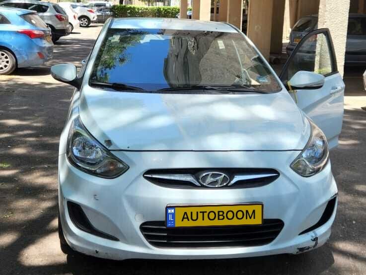 Hyundai i25 2nd hand, 2011, private hand