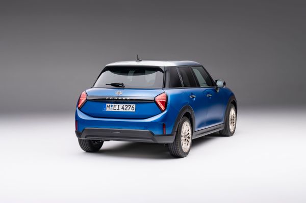 MINI Hatch 2023. Carrosserie, extérieur. Mini 5-portes, 4 génération