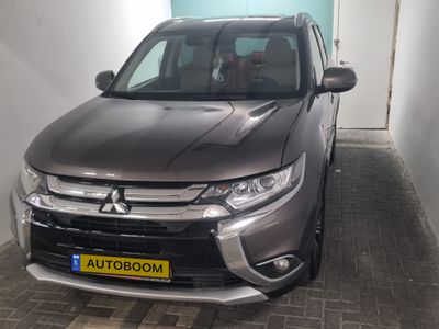 Mitsubishi Outlander 2nd hand, 2017, private hand