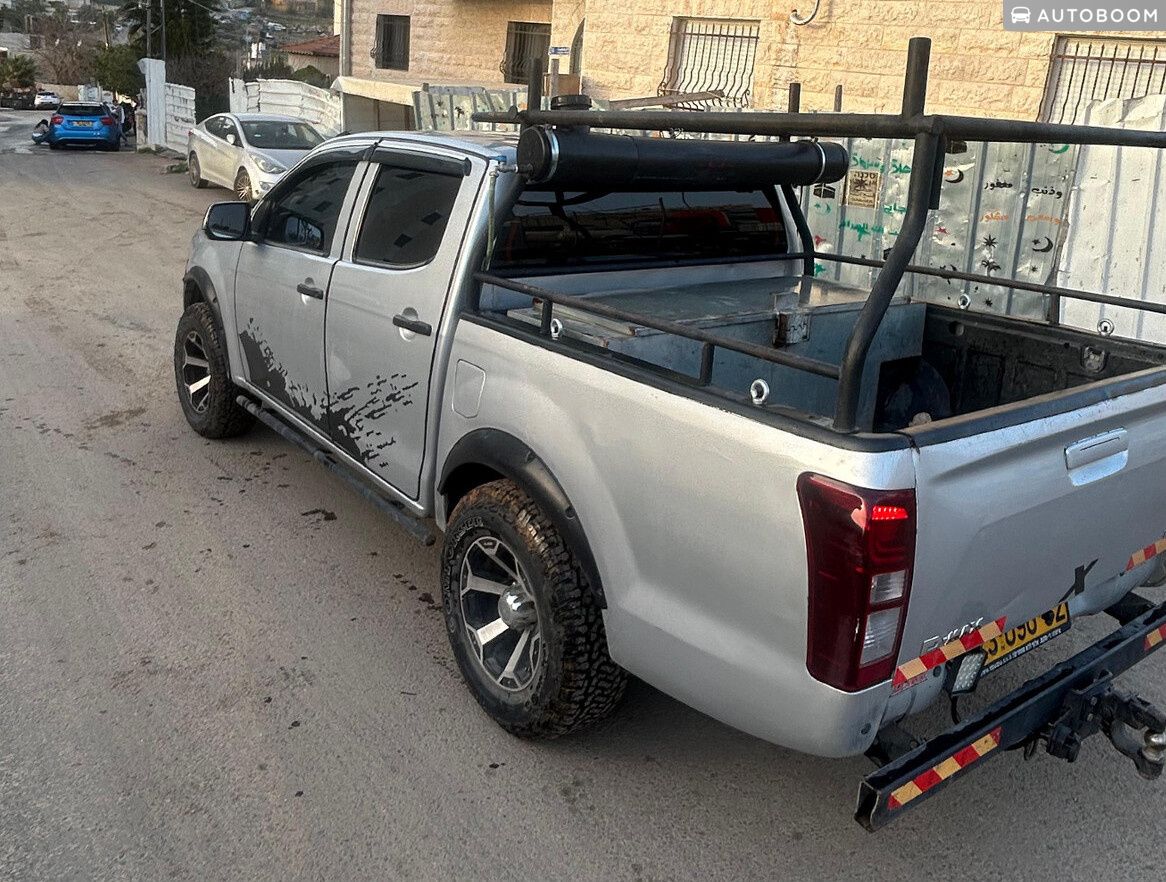 Isuzu D-Max с пробегом, 2014, частная