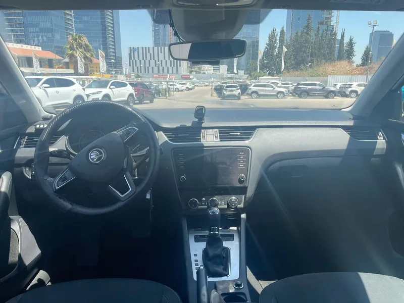 סקודה אוקטביה יד 2 רכב, 2020, פרטי