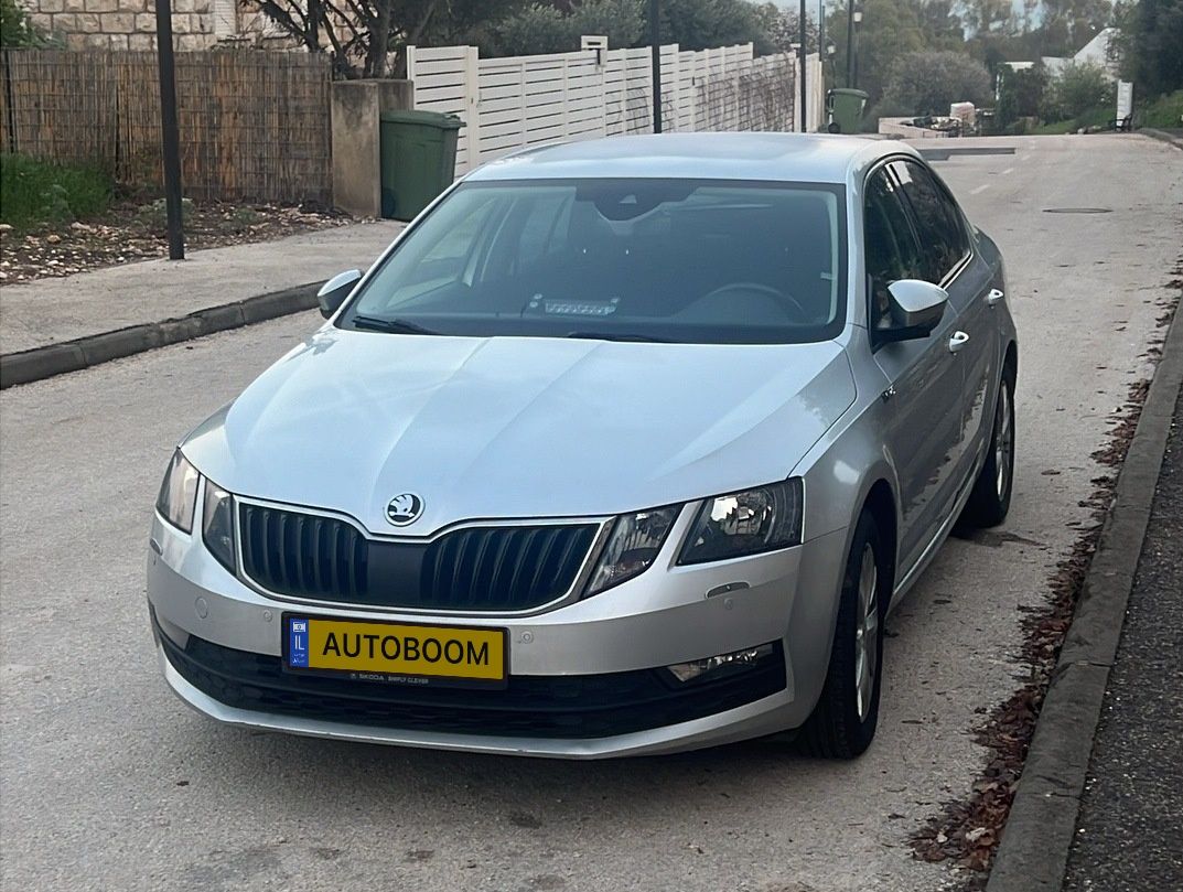 סקודה אוקטביה יד 2 רכב, 2019, פרטי