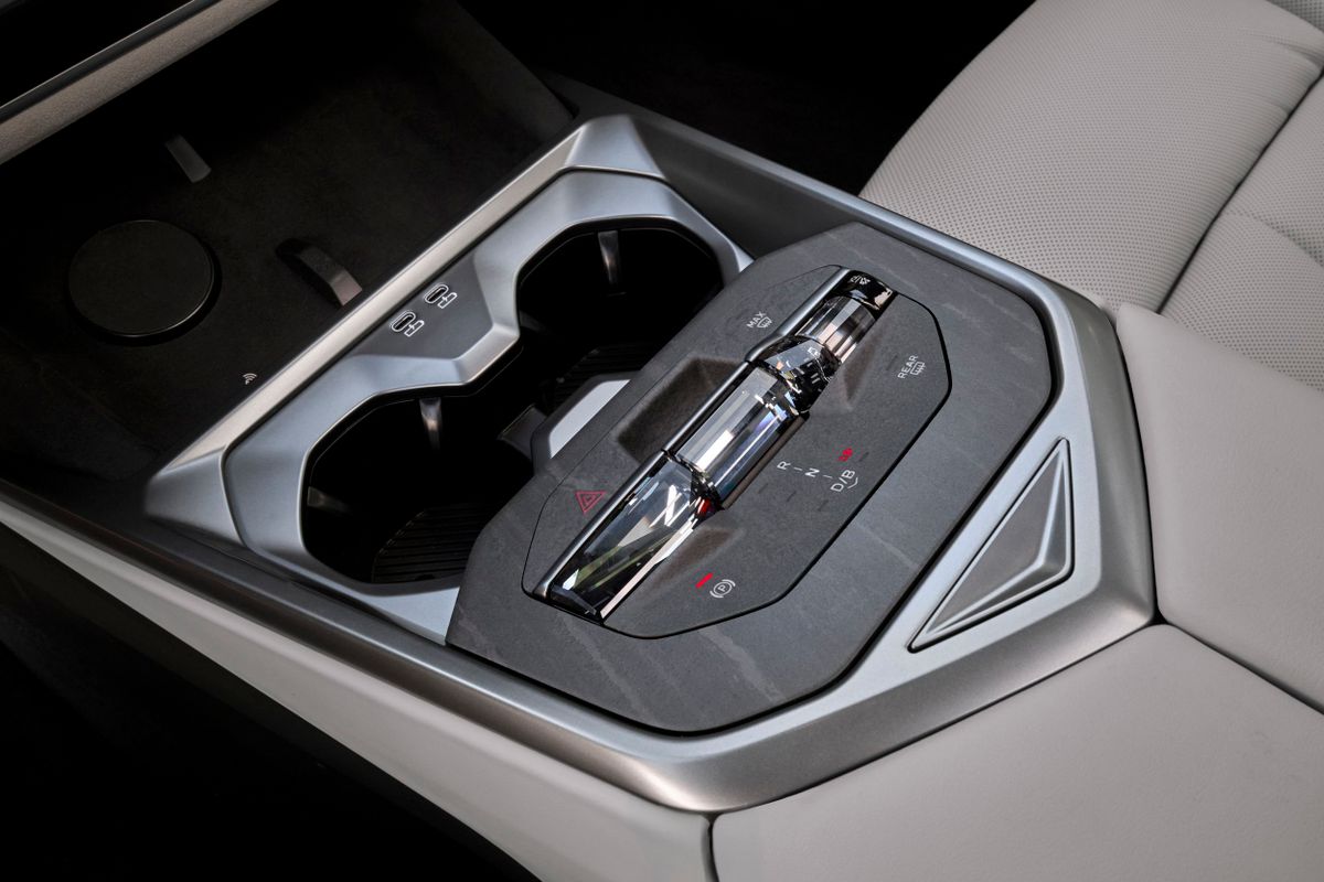 BMW X5. Центральная консоль.