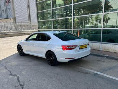 סקודה סופרב יד 2 רכב, 2020, פרטי