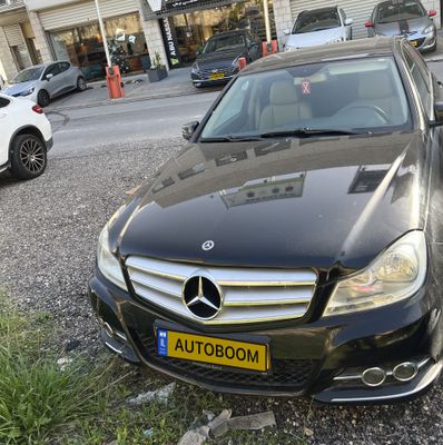 Mercedes C-Class 2ème main, 2011, main privée