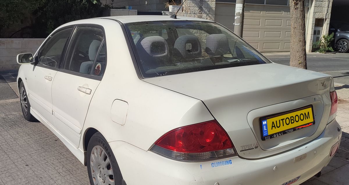 Mitsubishi Lancer с пробегом, 2005, частная рука