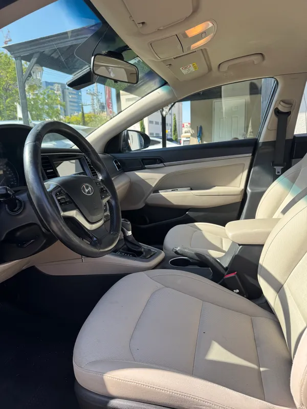 Hyundai Elantra 2nd hand, 2017, private hand