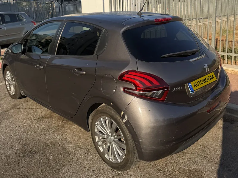 Peugeot 208 2nd hand, 2019, private