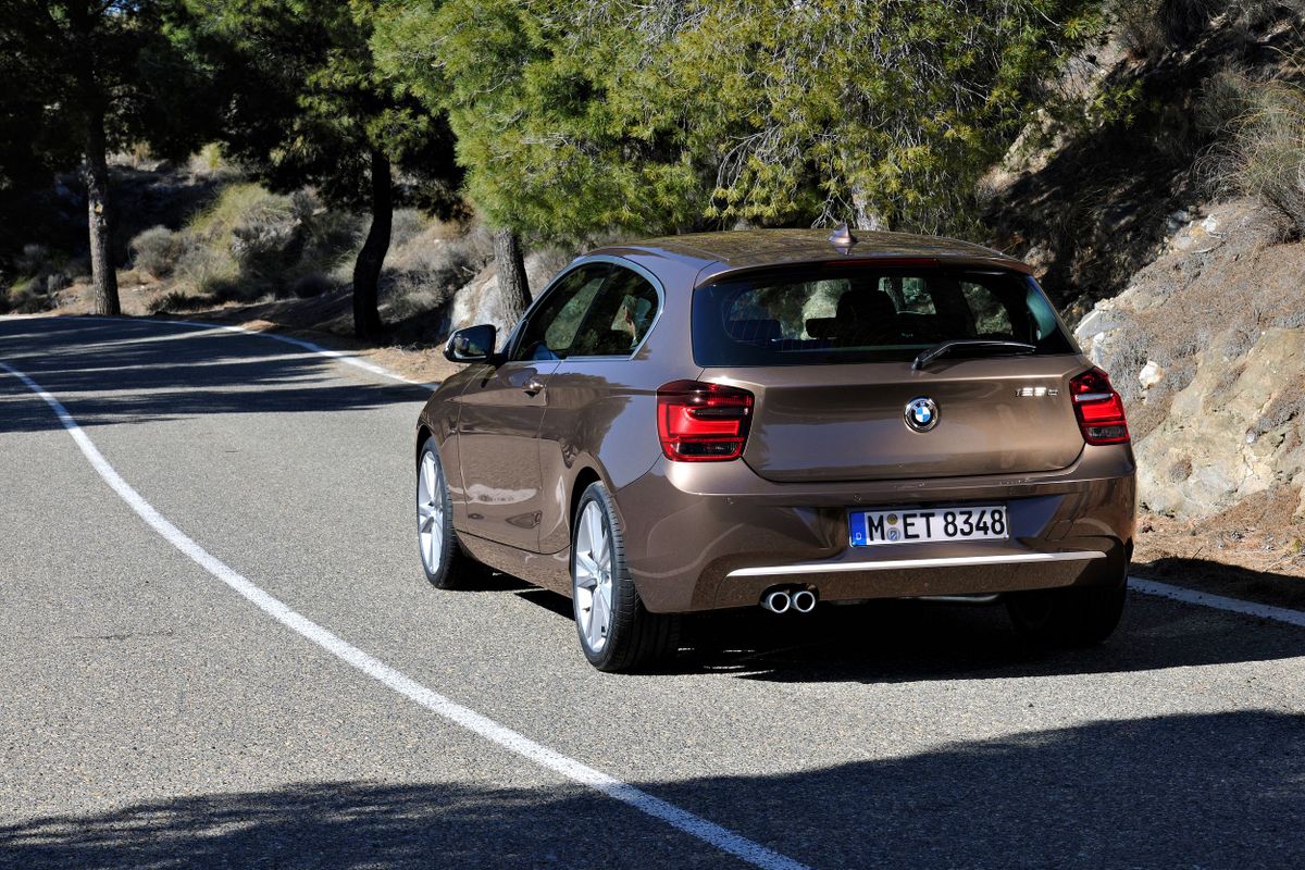 BMW 1 series 2011. Bodywork, Exterior. Hatchback 3-door, 2 generation