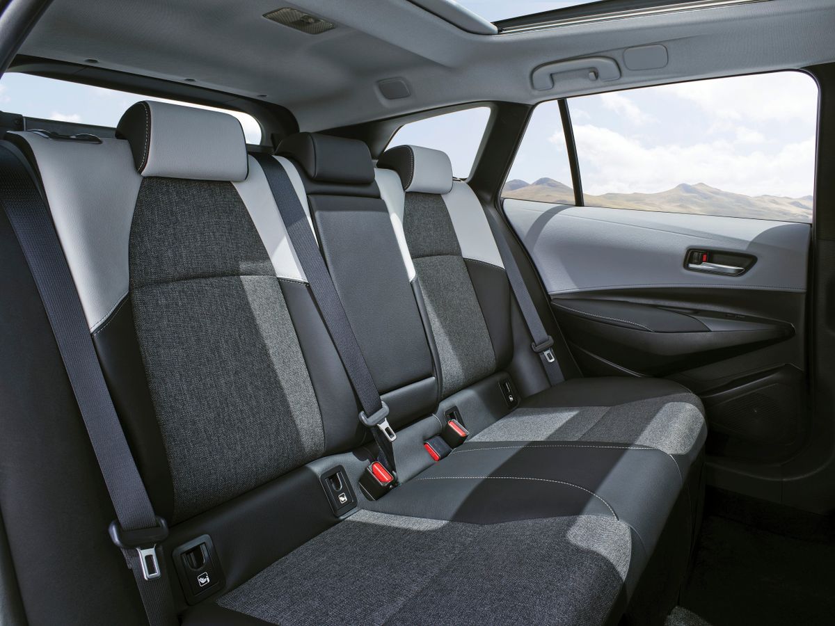 Toyota Corolla 2018. Rear seats. Hatchback 5-door, 12 generation