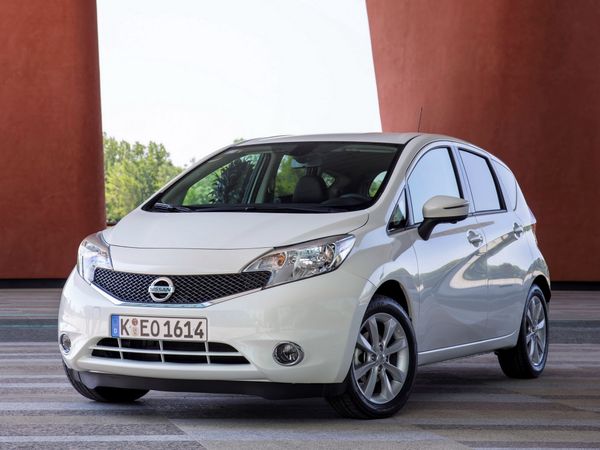 Nissan Note 2012. Carrosserie, extérieur. Hatchback 5-portes, 2 génération