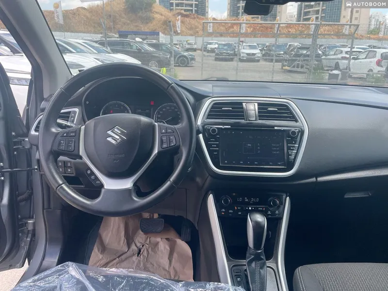 סוזוקי קרוסאובר SX4 יד 2 רכב, 2021