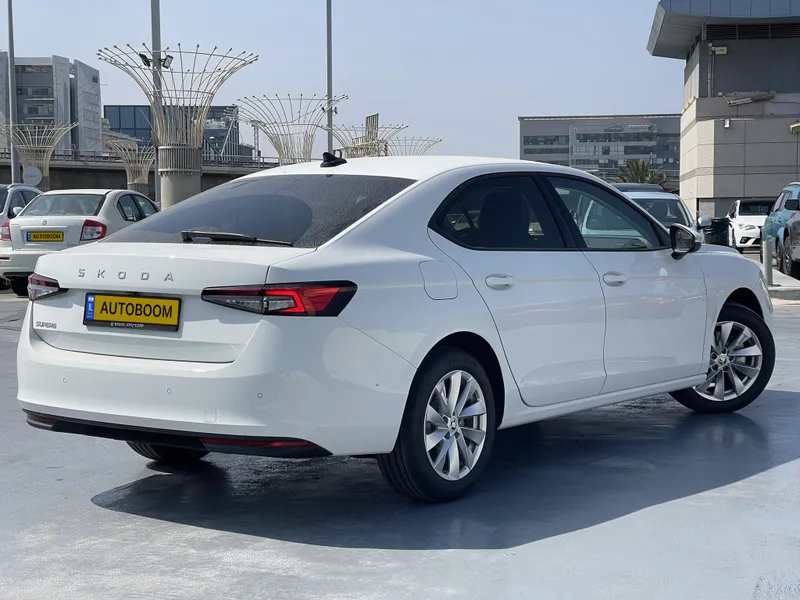 Skoda Superb 2nd hand, 2025