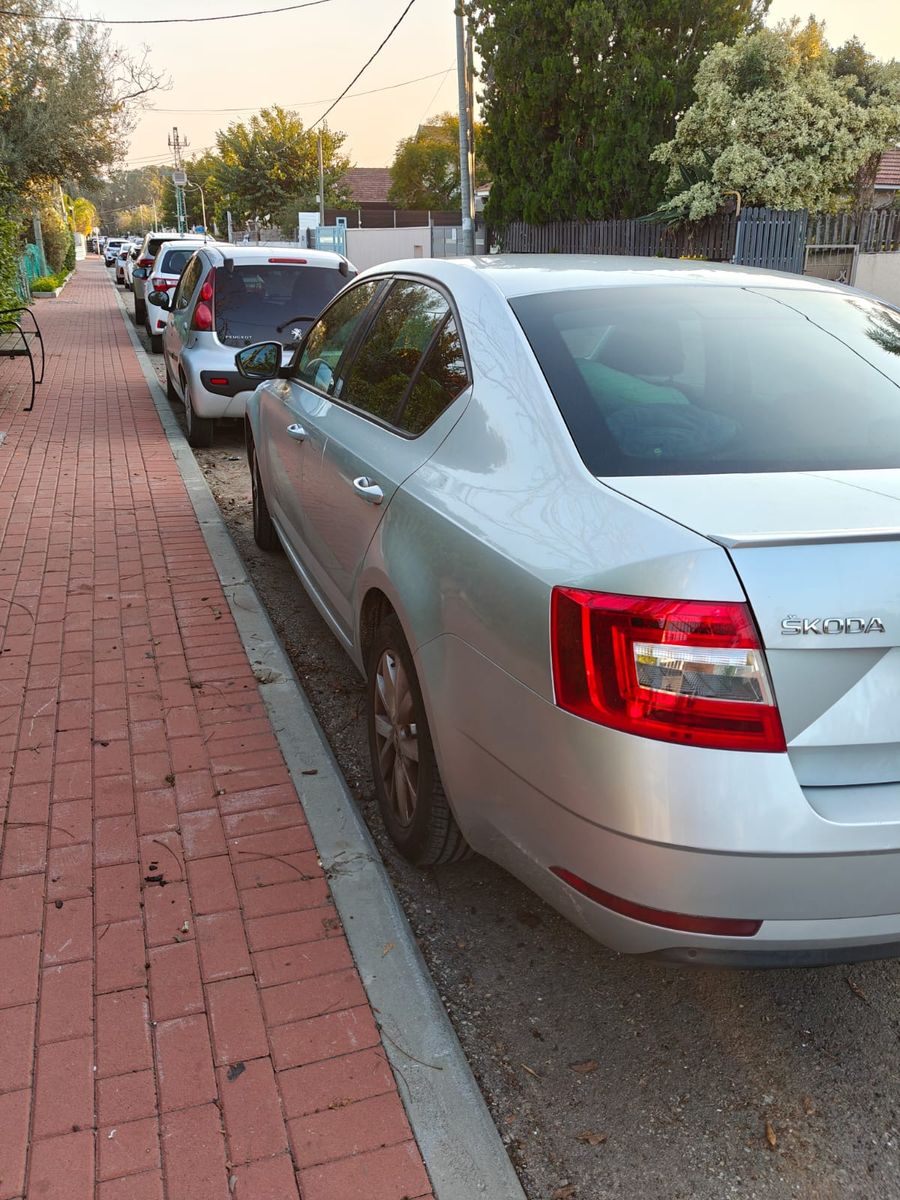 סקודה אוקטביה יד 2 רכב, 2019, פרטי