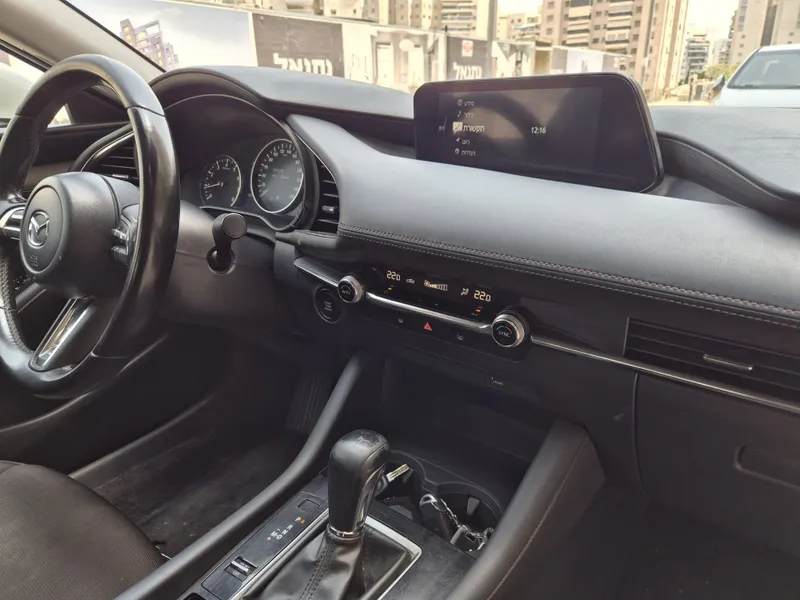 Mazda 3 2nd hand, 2021, private hand