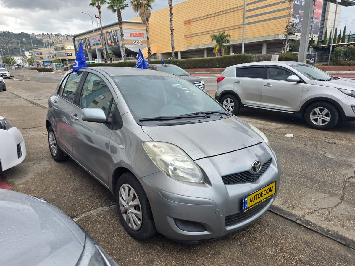 Toyota Yaris с пробегом, 2010, частная рука