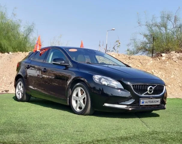 Volvo V40 2ème main, 2018