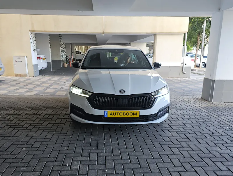 Skoda Octavia с пробегом, 2024, частная рука