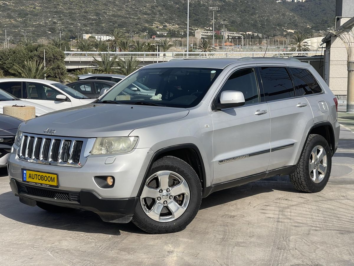 Jeep Grand Cherokee 2nd hand, 2012, private